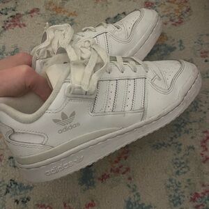 Adidas forum low